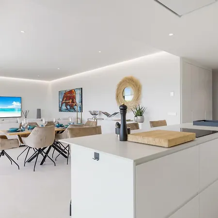 Vivi Homes - Rojo Bbq, Pool And Sea Views *